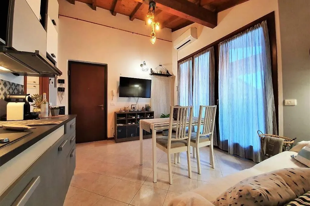 Il Torchio Rooftop Apartment With Wide Terrace Σιρμιόνε 0*,  Ιταλία